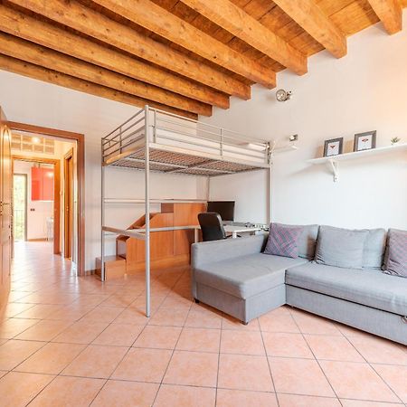 Guest Planet - Rosso Milano Apartment - Navigli Area Exterior foto