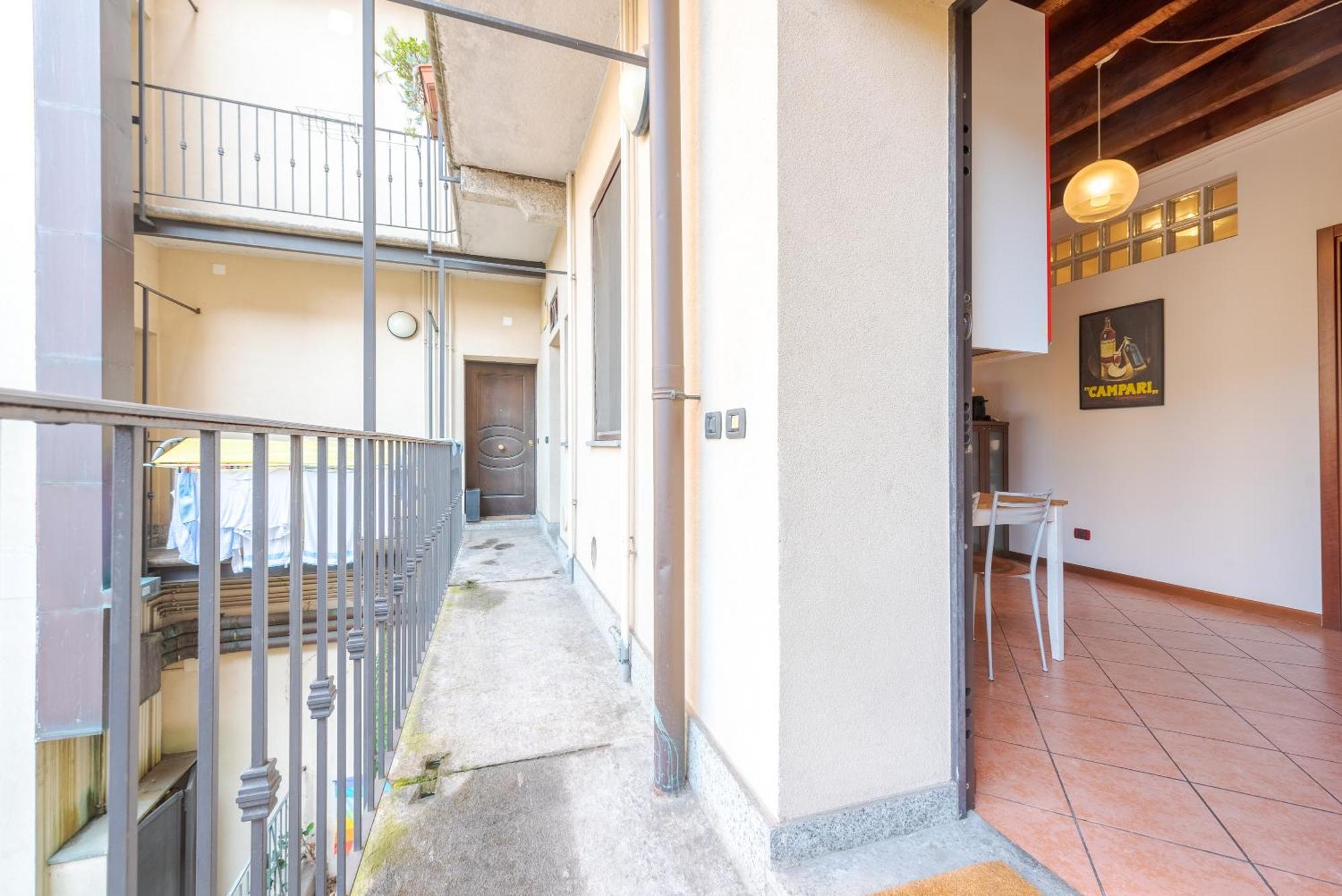 Guest Planet - Rosso Milano Apartment - Navigli Area Exterior foto