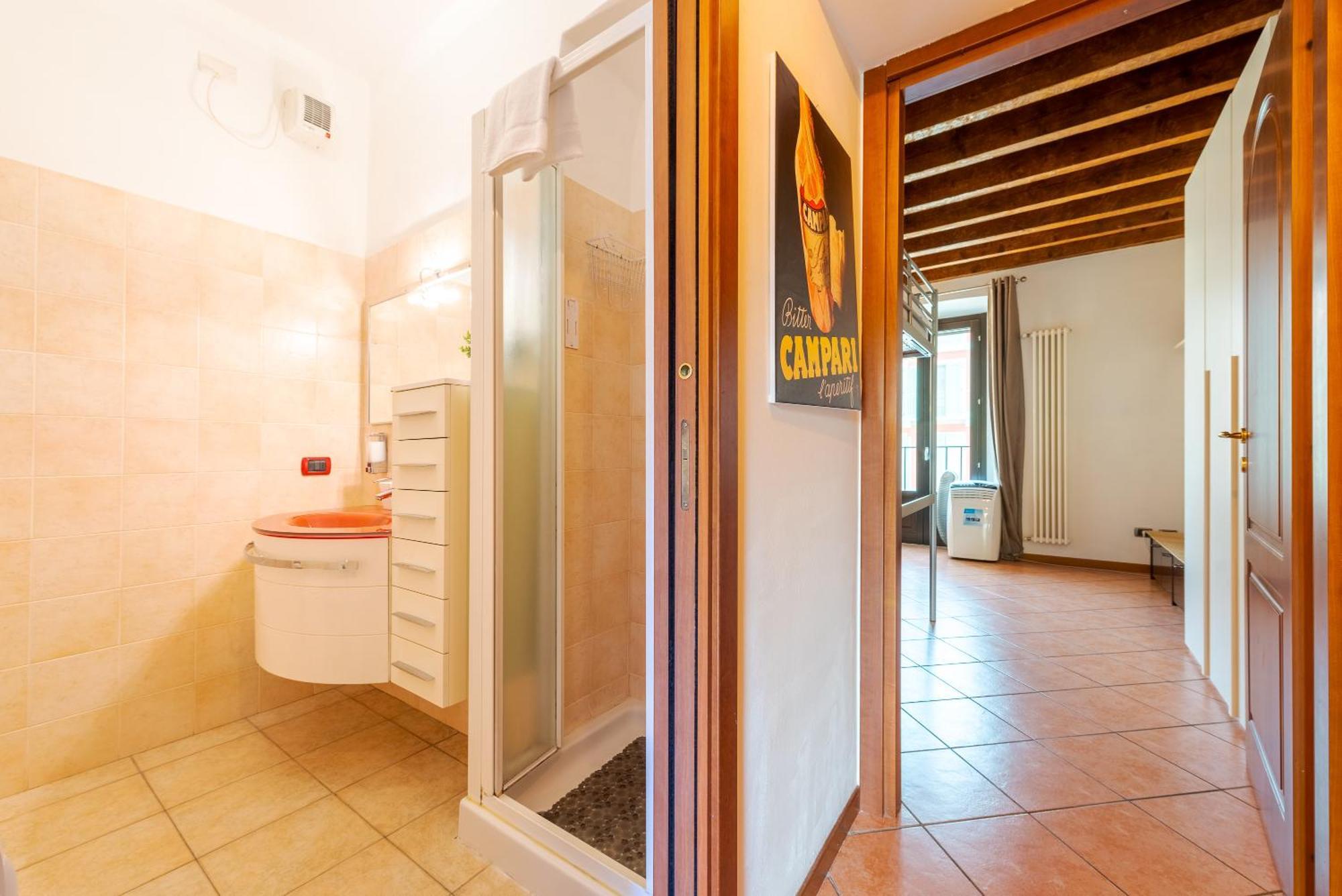 Guest Planet - Rosso Milano Apartment - Navigli Area Exterior foto